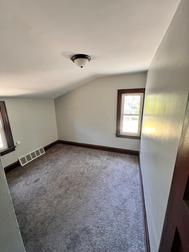 Building Photo - 2231 S 58th St