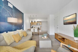 Building Photo - 2602 E Hallandale Beach Blvd