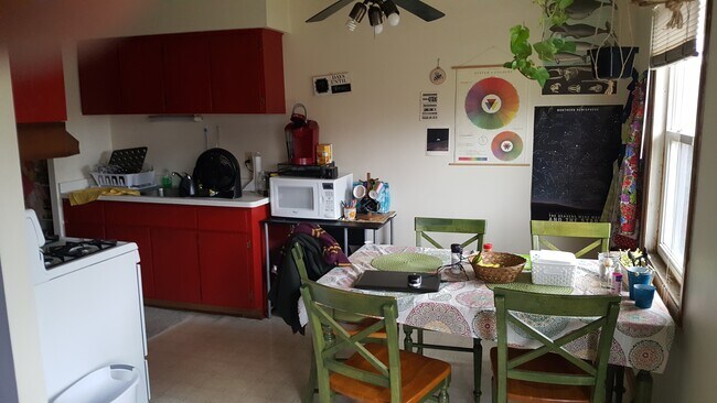 Dining Room - 729 Division St