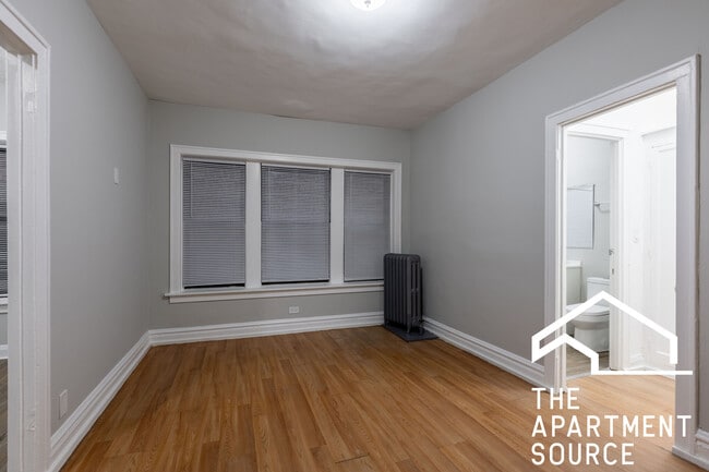 Photo - 5451 S Cornell Ave Apartment