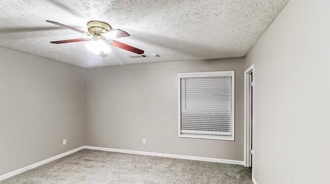 Building Photo - 1503 Windy Oaks Ct SE