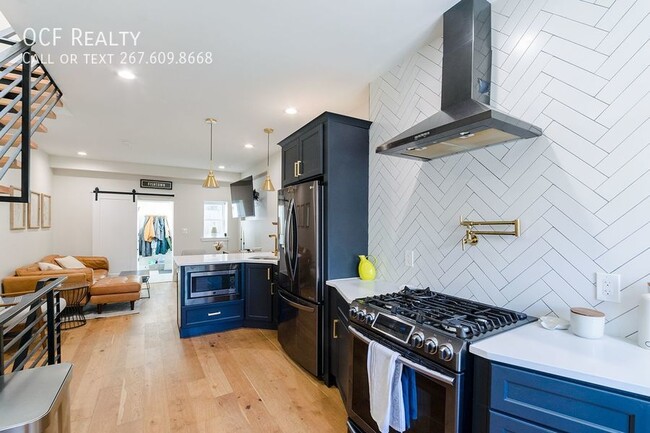 Building Photo - Gorgeous Fishtown Home