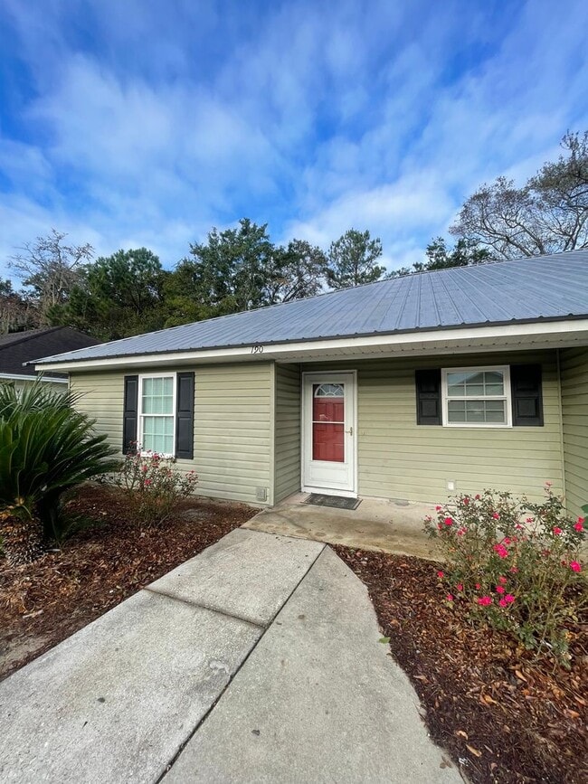 Building Photo - 190 Leeswood Cir