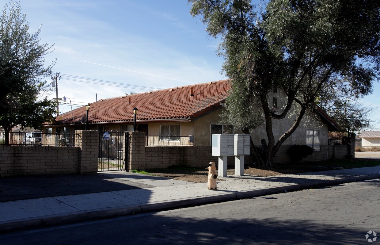 Primary Photo - 24221 Postal Ave