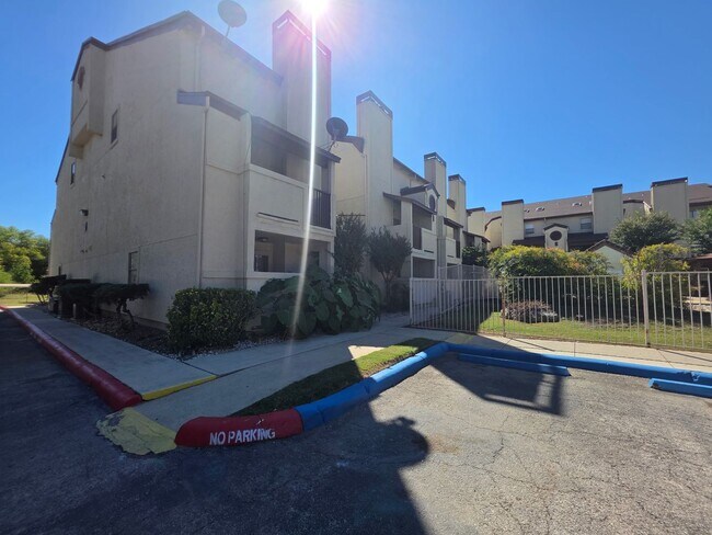 Foto del edificio - Condo for lease in Medical Area!