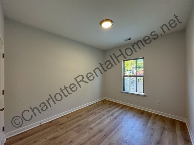 Building Photo - New Construction Single Family Home!