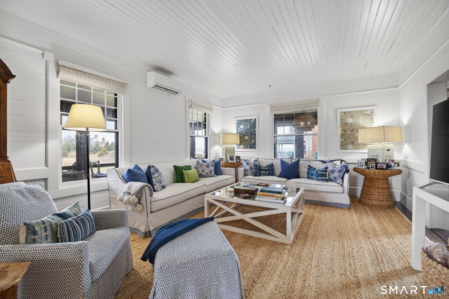 Foto del edificio - 28 Fenwick Ave