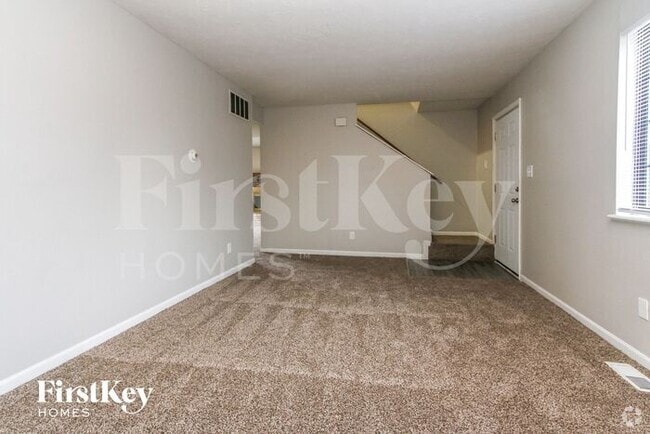 Building Photo - 104 Meadow Creek S Dr