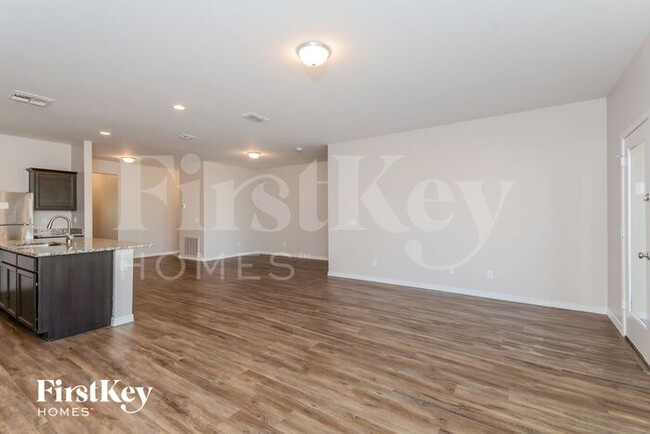 Foto del edificio - 228 N 199th Ln