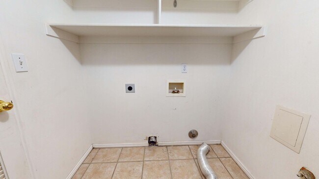Building Photo - 294 E Cobblecreek Dr