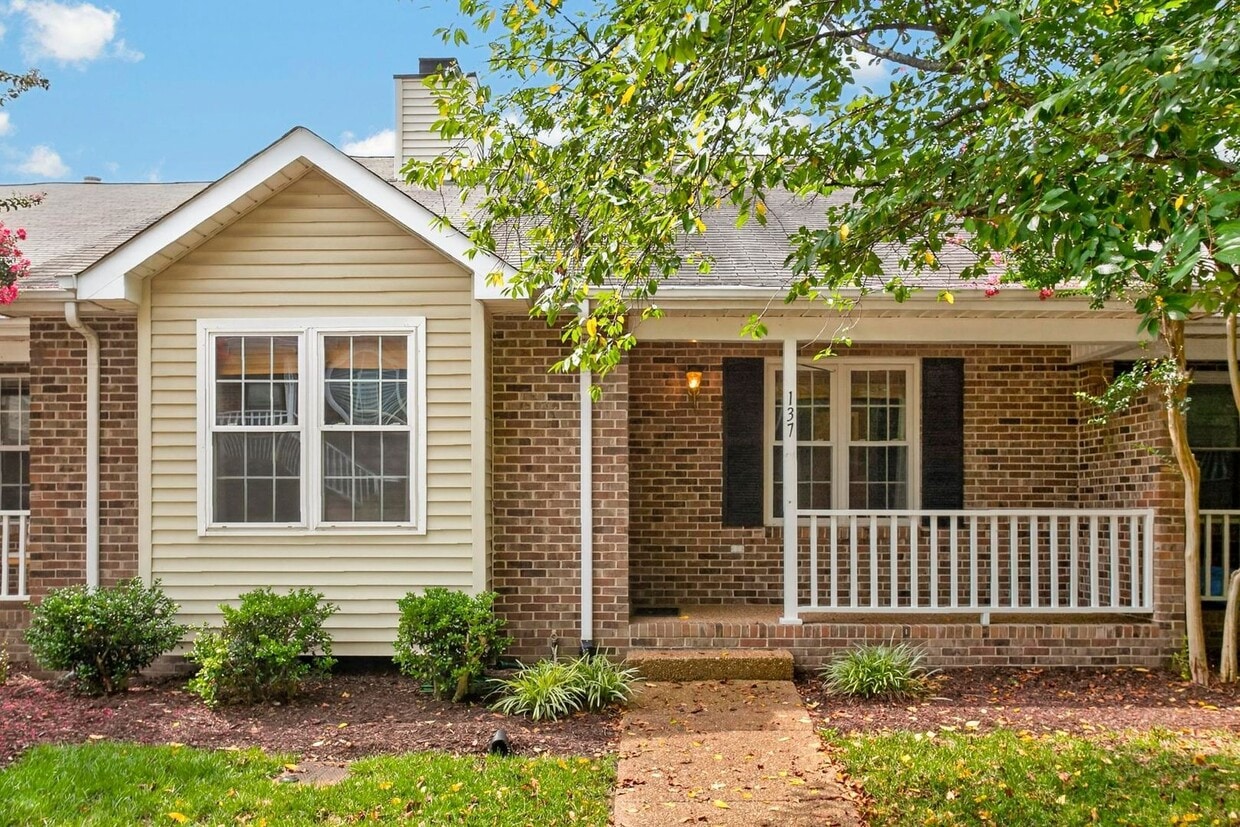 Photo - 137 Pepper Ridge Cir-