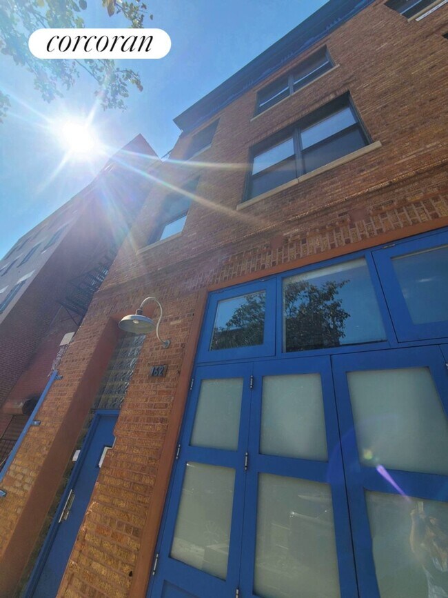 Foto del edificio - 162 Carlton Ave