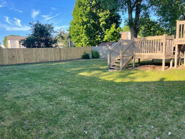 Building Photo - 3845 Farm Brook Ln