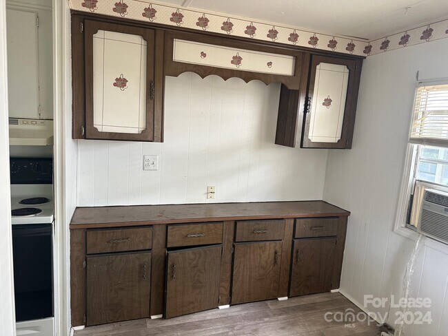 Building Photo - 6682 NC-150