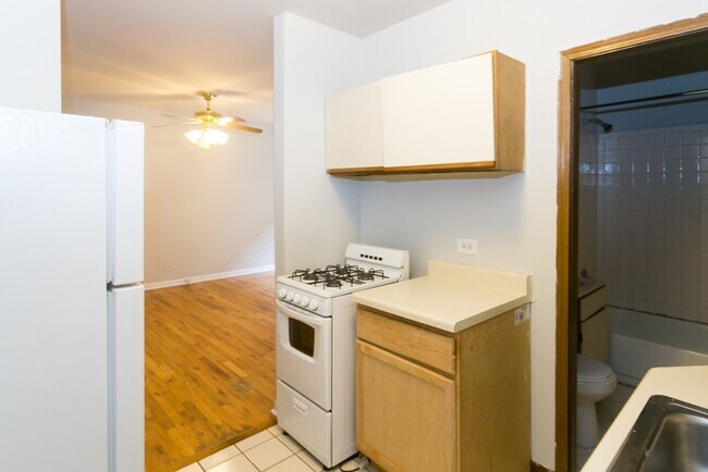 Foto del edificio - 826 W Cornelia Ave