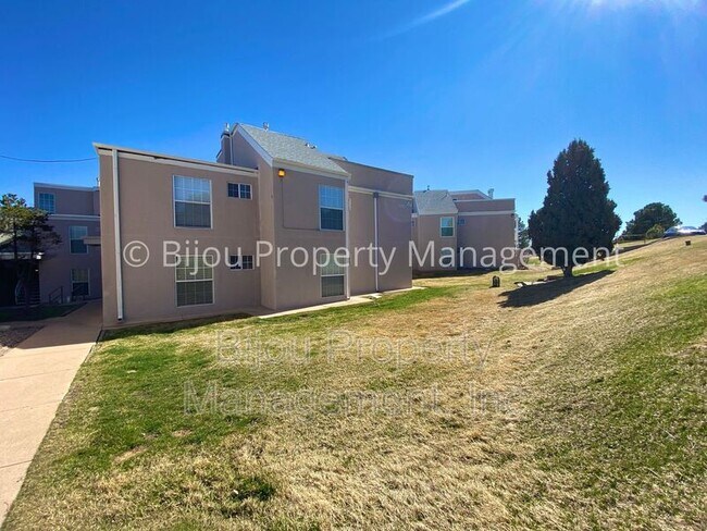 Foto del edificio - 3530 Parkmoor Village Dr
