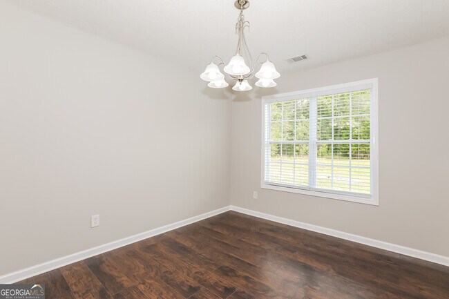 Building Photo - 110 Lumby Ln