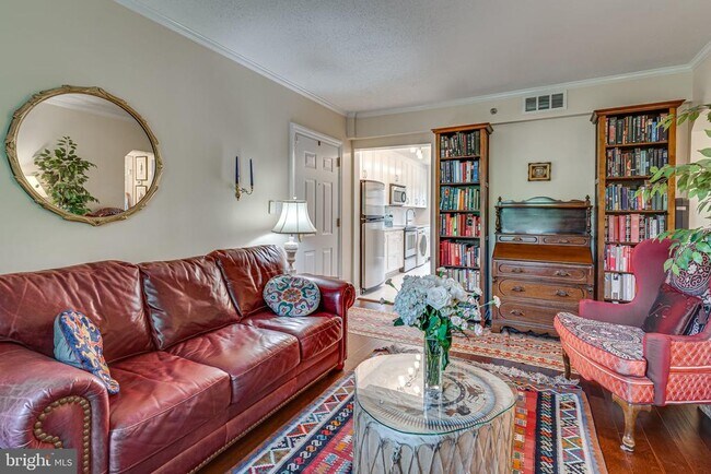 Foto del edificio - 600 Bashford Ln
