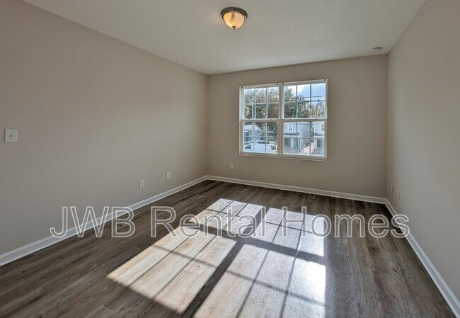 Building Photo - 9081 Eaton Ave