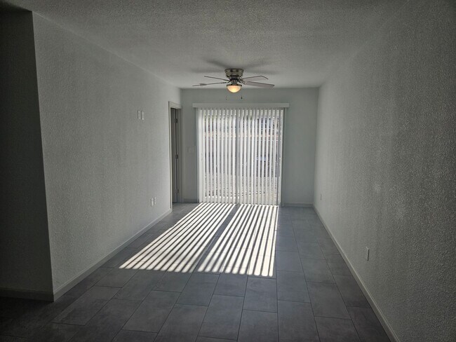 Foto del edificio - 186 Palm Ave
