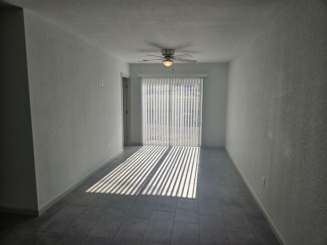 Foto del edificio - 186 Palm Ave.