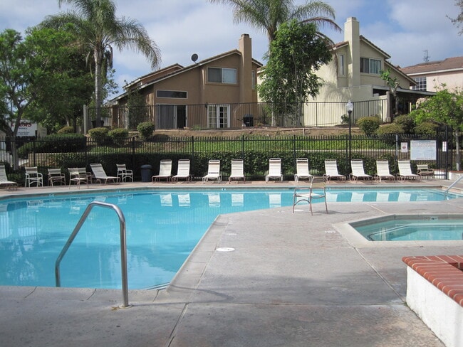 Building Photo - 940 La Palma Cir