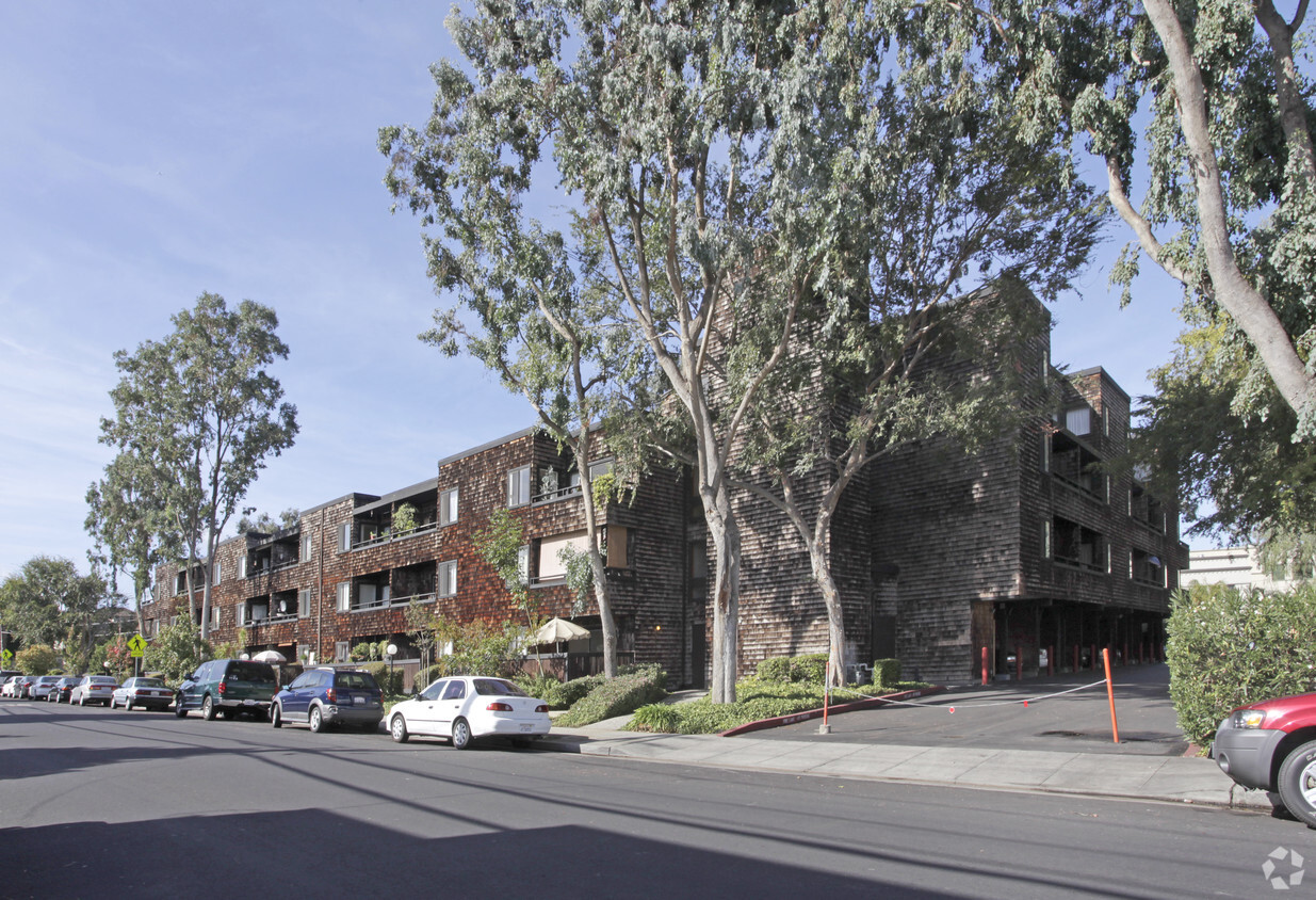 Building Photo - Redwood City Commons Apartments