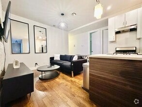 Building Photo - Furnished room/NOT APARTMENT