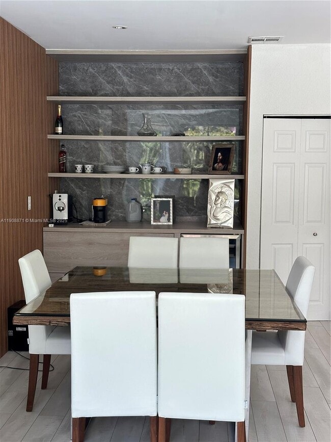 Foto del edificio - 7060 NW 107th Pl