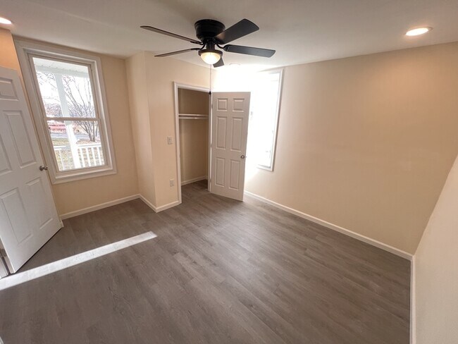 Foto del edificio - Remodeled 2 bed, 1 bath with laundry