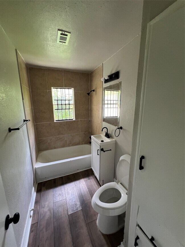 Building Photo - 5034 Rapido Rd