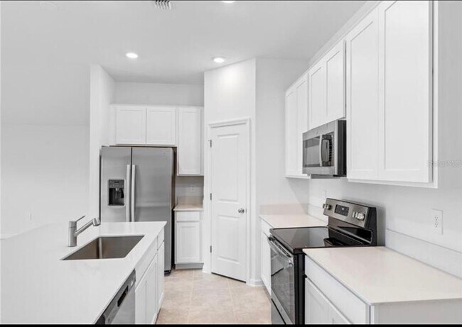 Foto del edificio - 352 Heroic Rd