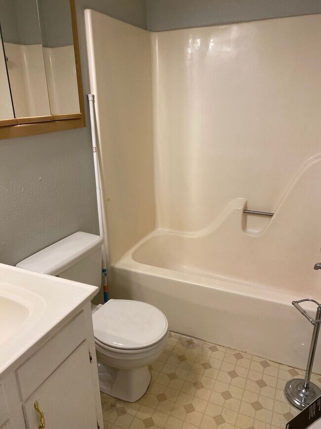 Foto del edificio - 1BR/1BA Apartment next to Southwood High S...