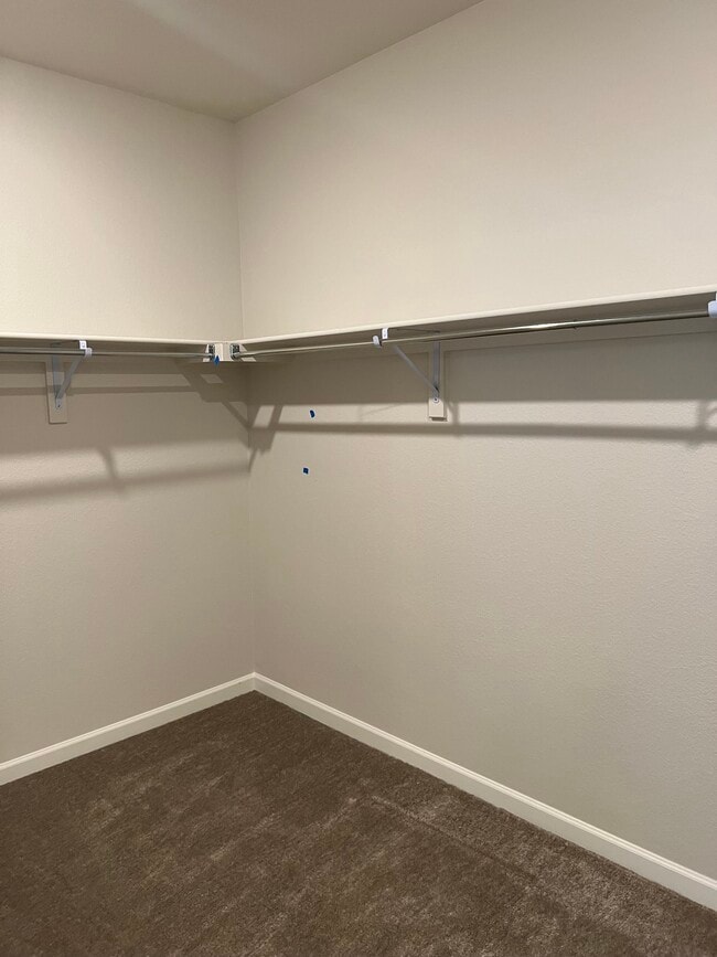 Building Photo - 1502 Golden Sill Dr