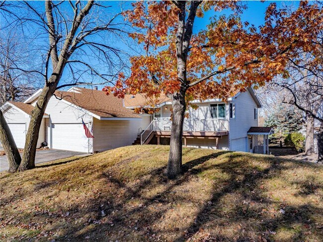 Foto del edificio - 7922 Timber Lake Dr