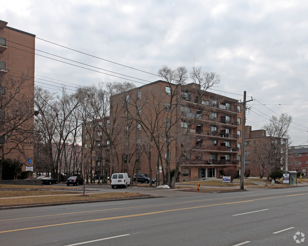 Building Photo - Kennedy Manor