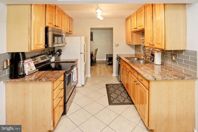 Foto del edificio - 10200 Bushman Dr