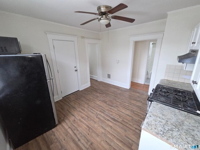 Building Photo - 174 Gorham Ave