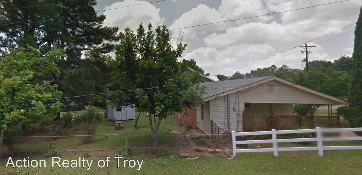 902 Park St, Troy, AL 36081 House Rental in Troy, AL