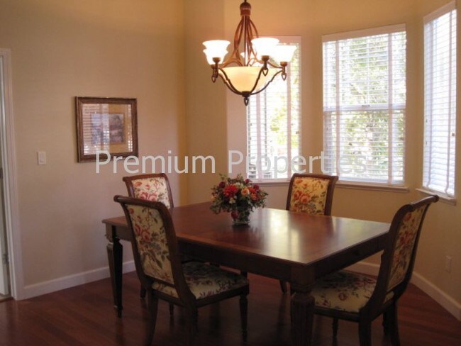 Building Photo - 1831 Del Monte Ct