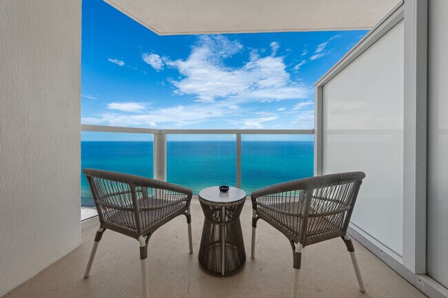 Foto del edificio - 4401 Collins Ave