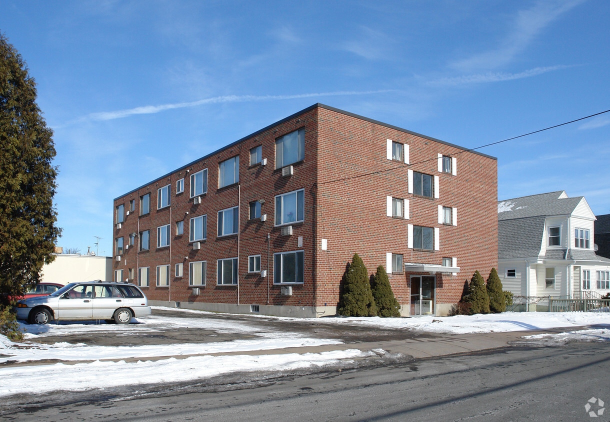 Front of Building - 270 Preston St