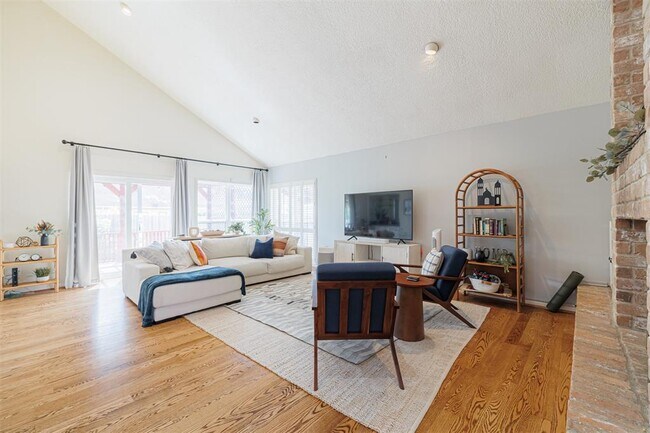 Foto del edificio - 1319 Ambergate Dr