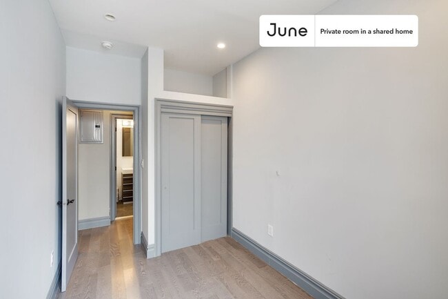 Building Photo - Room in Shared 3 bed/1 bath home in East Village