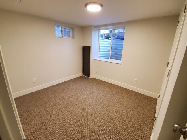 Dormitorio 1 - 308 N 14th Ave