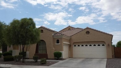 Building Photo - 2417 E Iris Dr