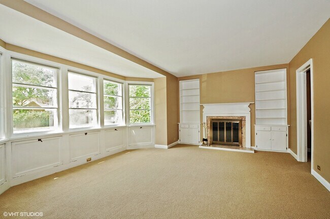 Building Photo - 2136 Lake Ave