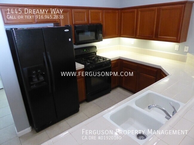 Foto del edificio - 1445 Dreamy Way