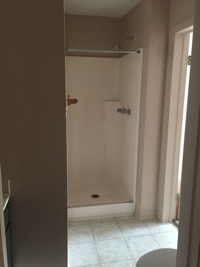 Foto del edificio - 2 bedroom 2 bath town home in a gated comm...