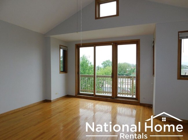 Building Photo - 2723 W Congress Pkwy Unit 3
